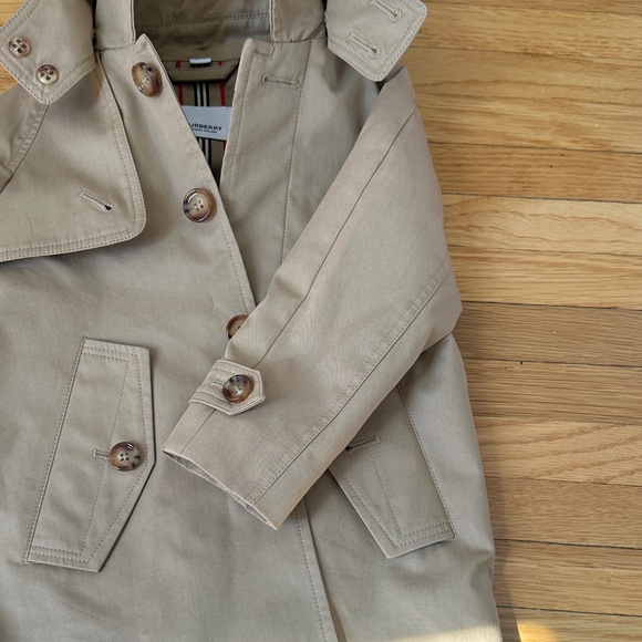 Burberry Kids Tan Hooded Raincoat - Picture 8 of 9